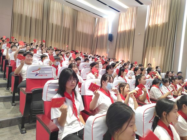 重庆股票配资 管城回族区星火路小学：拾光逐梦 奔赴未来